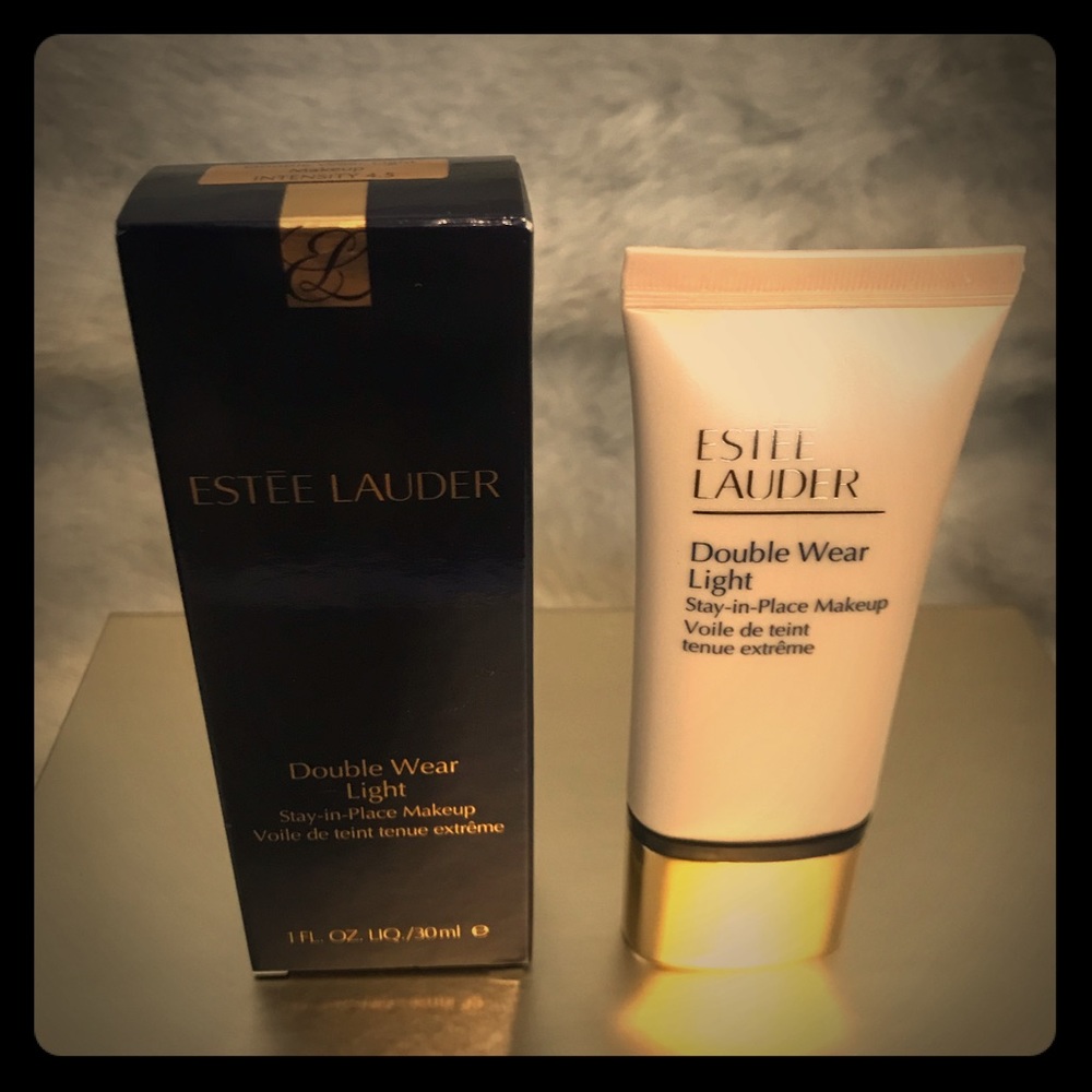 New Double Wear Light Stay-in-Place Makeup